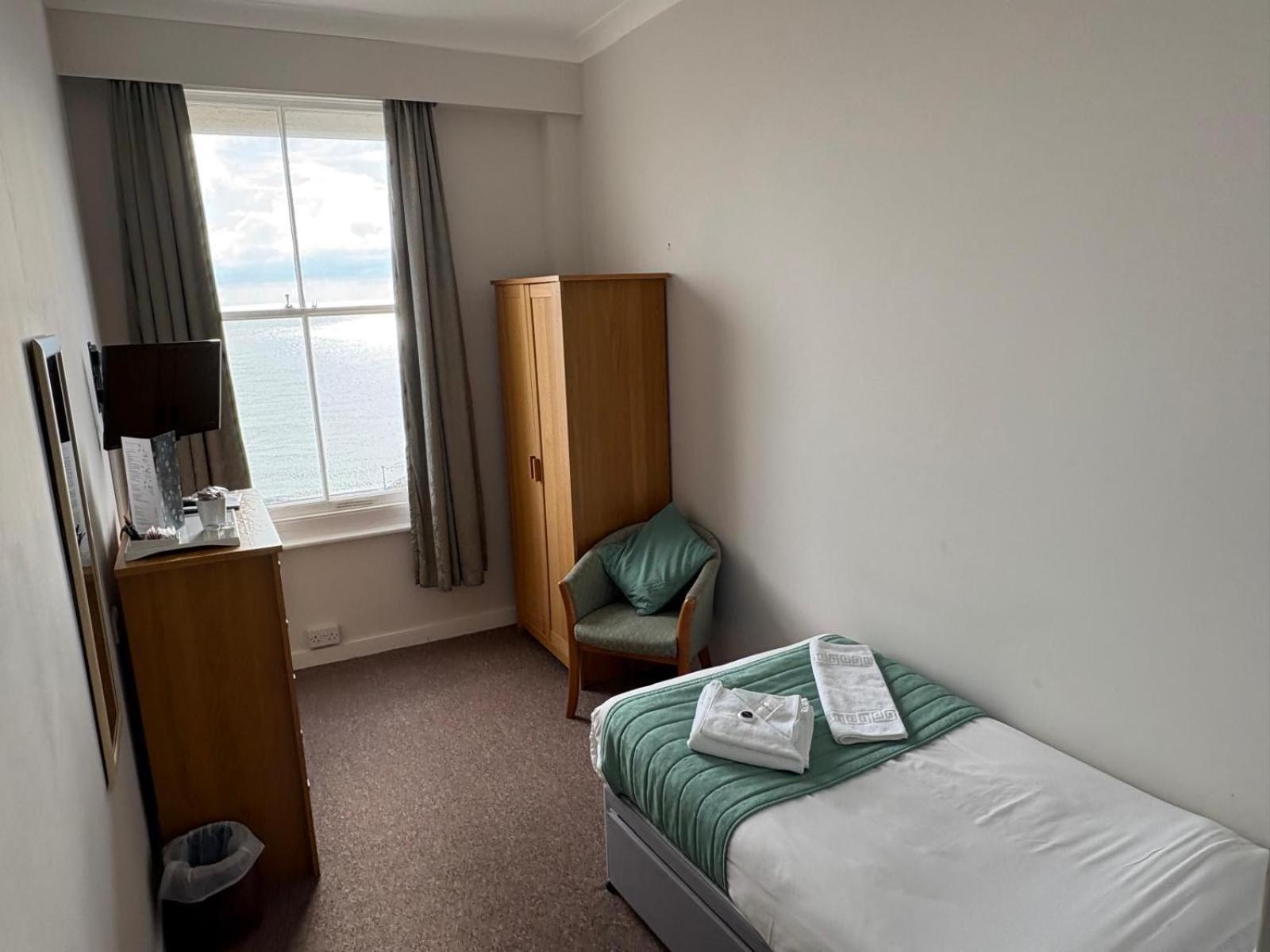 The Cumberland Hotel Eastbourne Ngoại thất bức ảnh